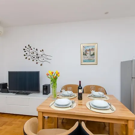 Apartment Spacious Smile With Terrace And Secure Garage Split