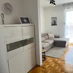 Apartman Smile With Secure Private Garage *