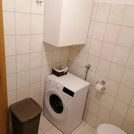 Smile With Secure Private Garage Appartement *