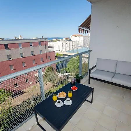 Two Bedroom Smile With Spacious Terrace And Secure Private Garage * 斯普利特