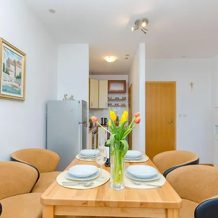 Spacious Smile With Terrace And Secure Garage